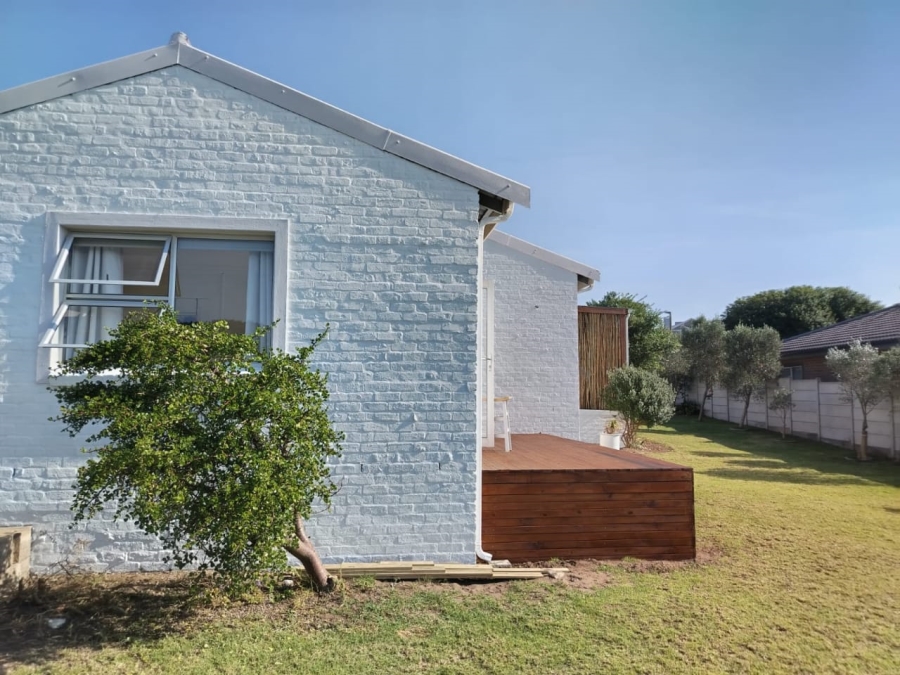 2 Bedroom Property for Sale in Stilbaai Wes Western Cape